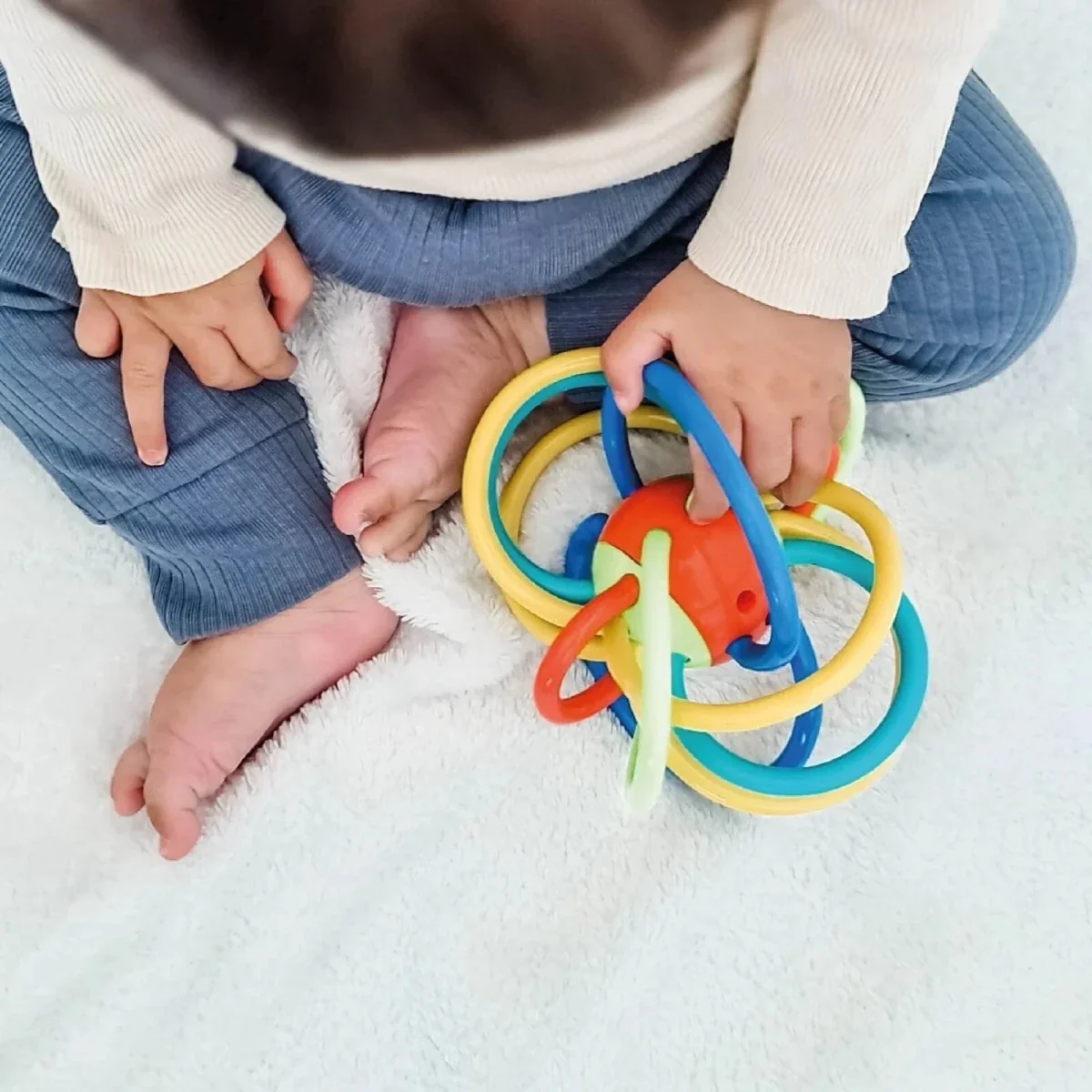 Nuby Lots of Loops Teether 3+ months - Image 3