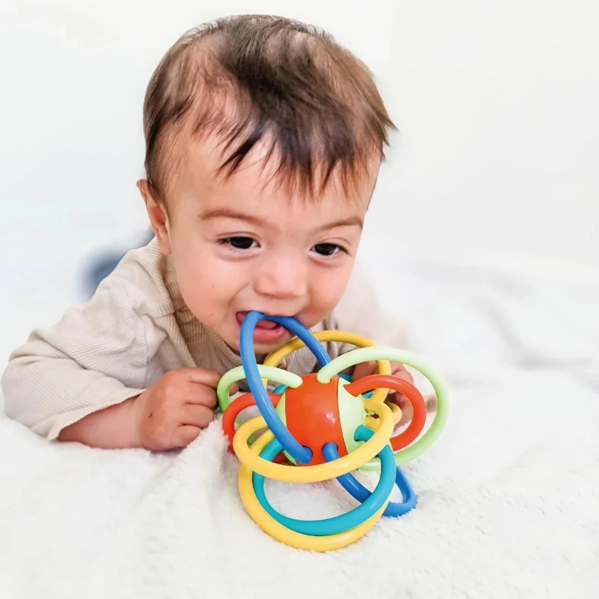 Nuby Lots of Loops Teether 3+ months - Image 5