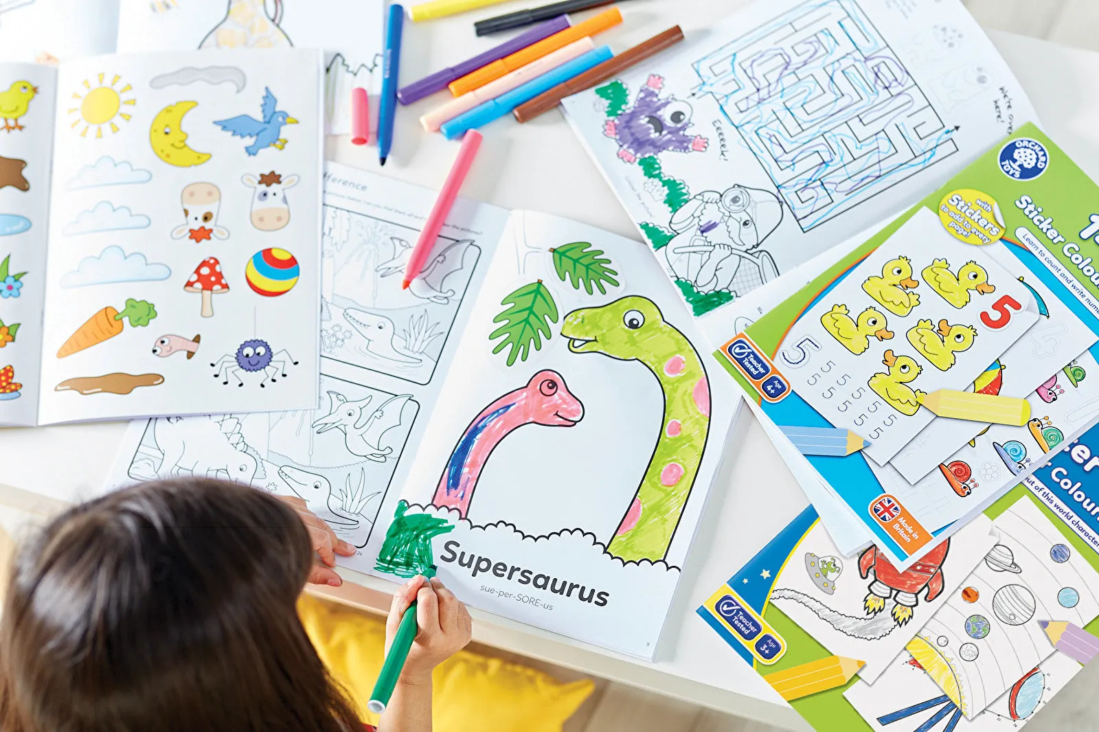 Orchard Toys Outerspace Colouring Book - Image 4
