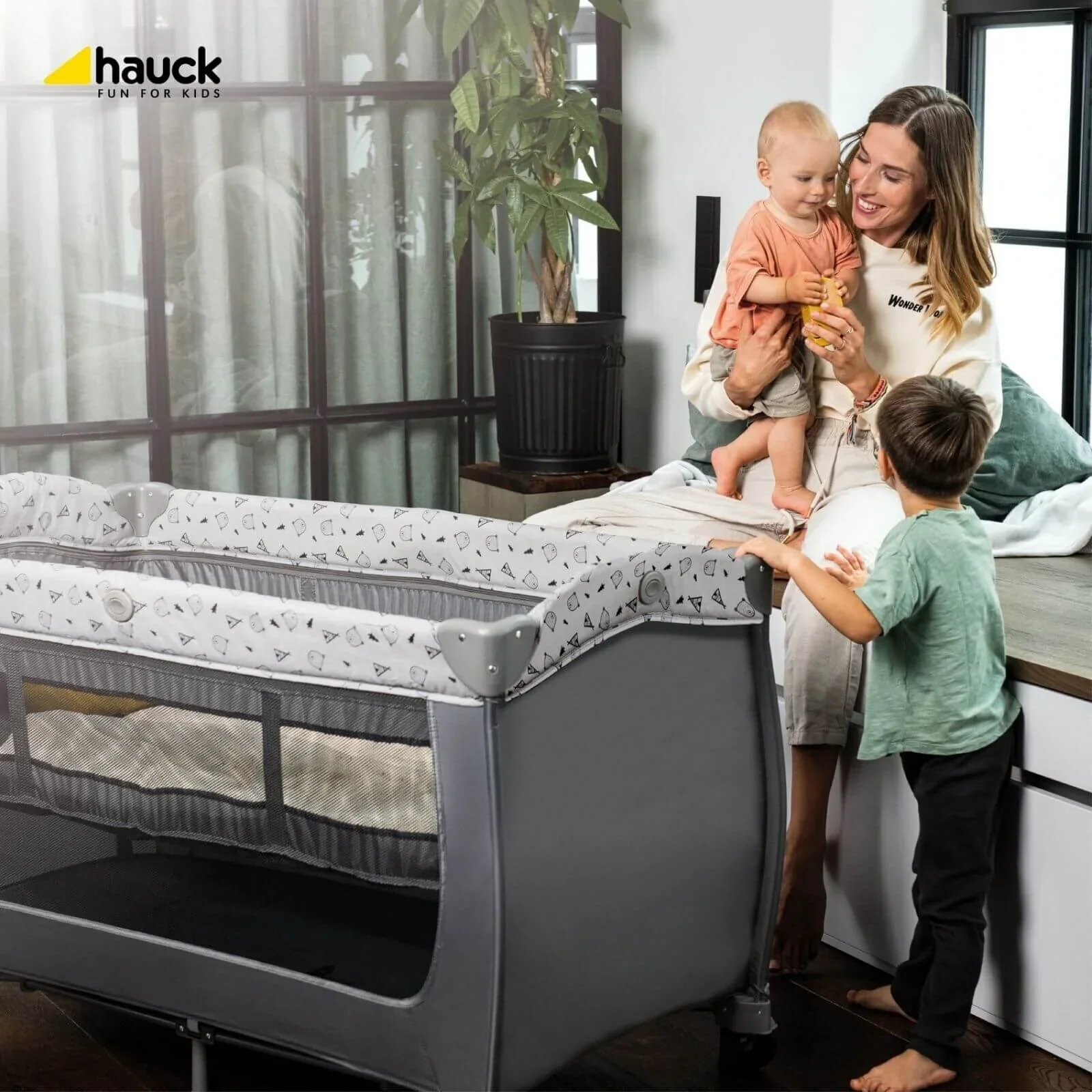 Outlet - Hauck Sleep N Play Center Bassinet Travel Cot & Playpen - Stars - Image 6