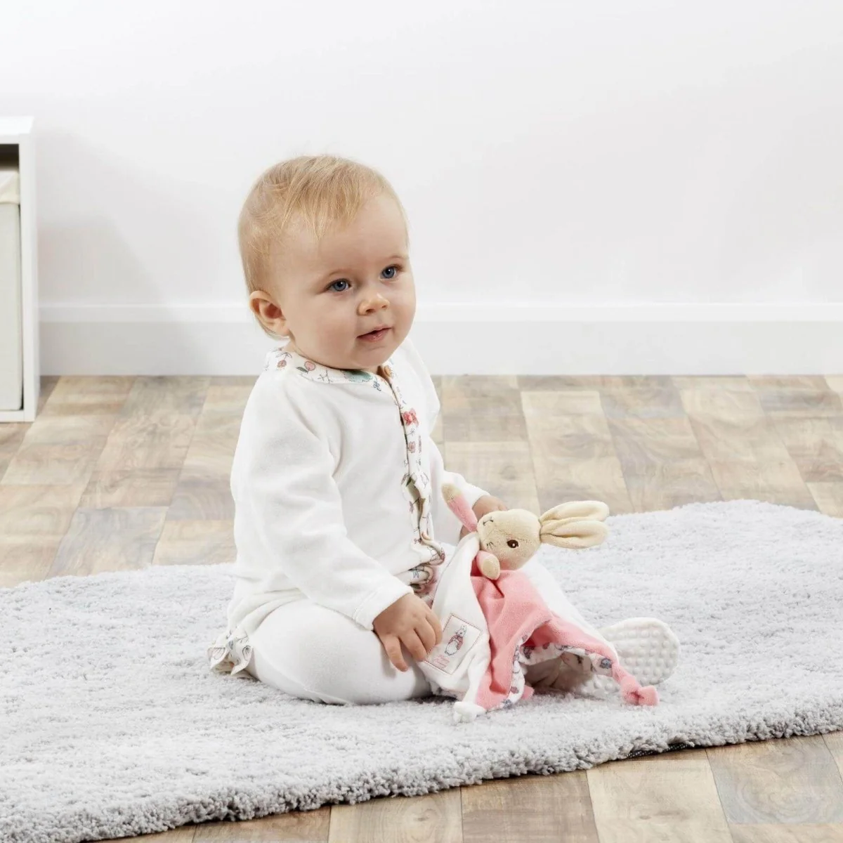 Peter Rabbit Flopsy Bunny Comfort Blanket - Image 6