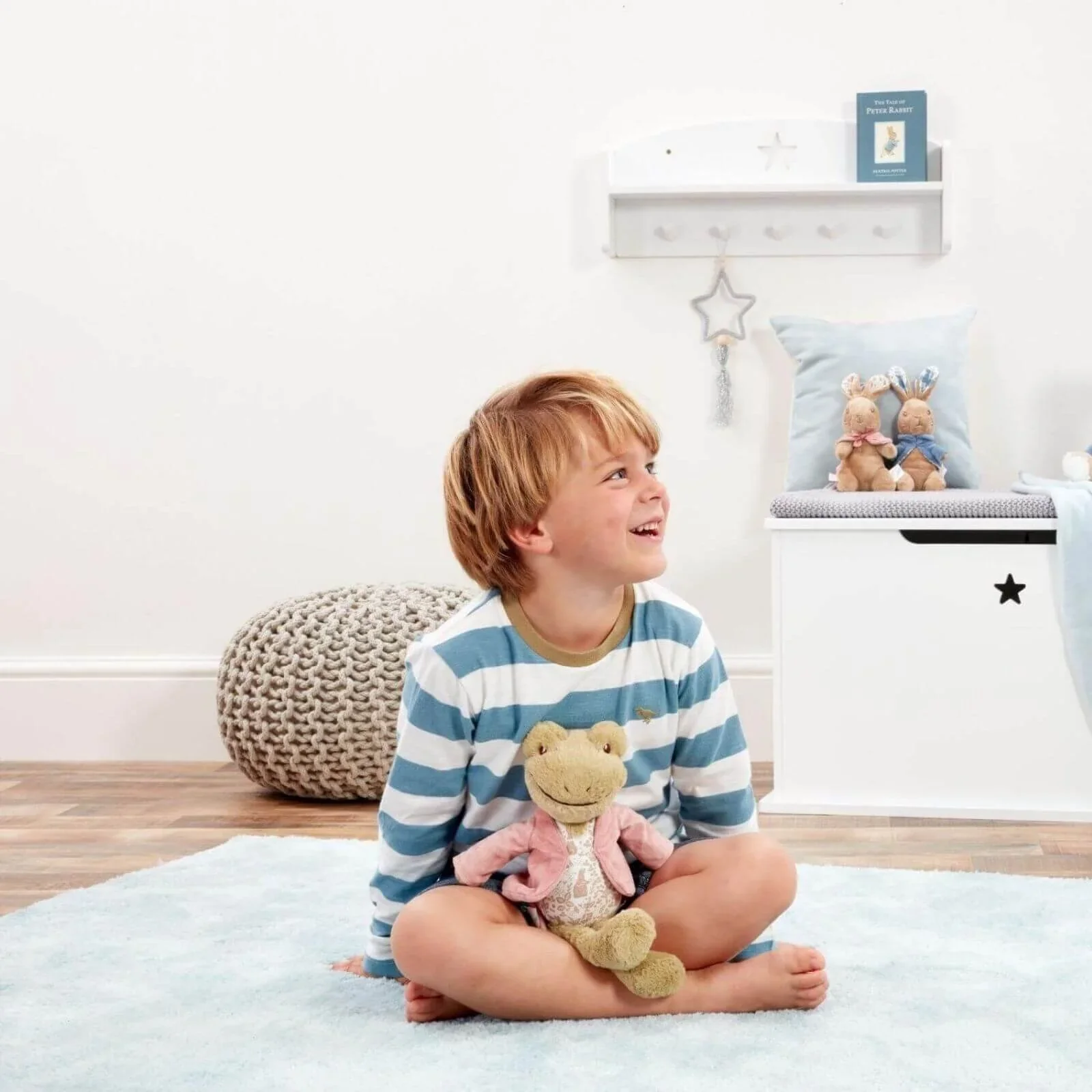 Peter Rabbit Jeremy Fisher Deluxe Soft Toy - Image 4