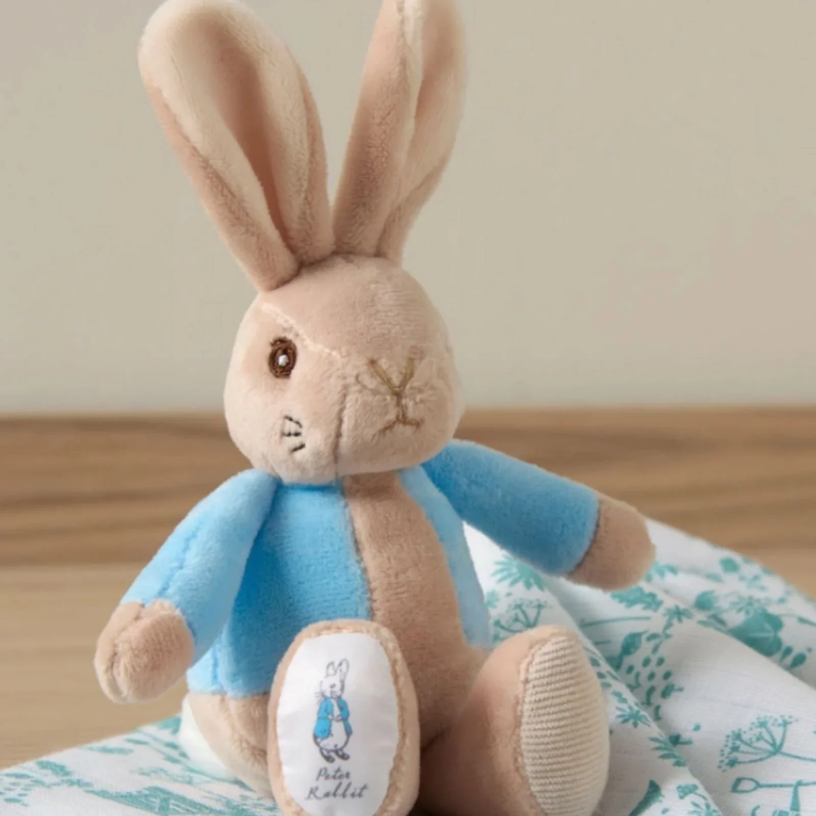 Peter Rabbit Muslin & Soft Toy Gift Set - Image 4