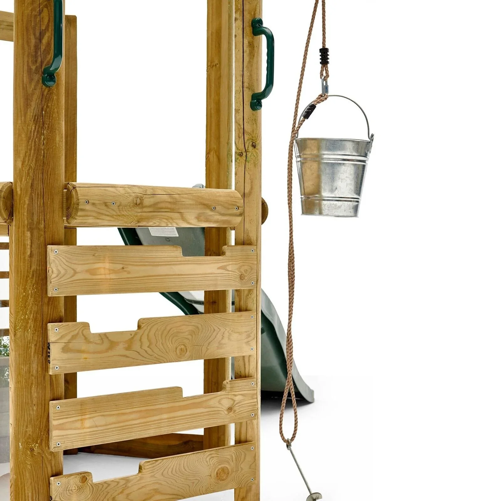 Plum Discovery Woodland Treehouse - Image 14
