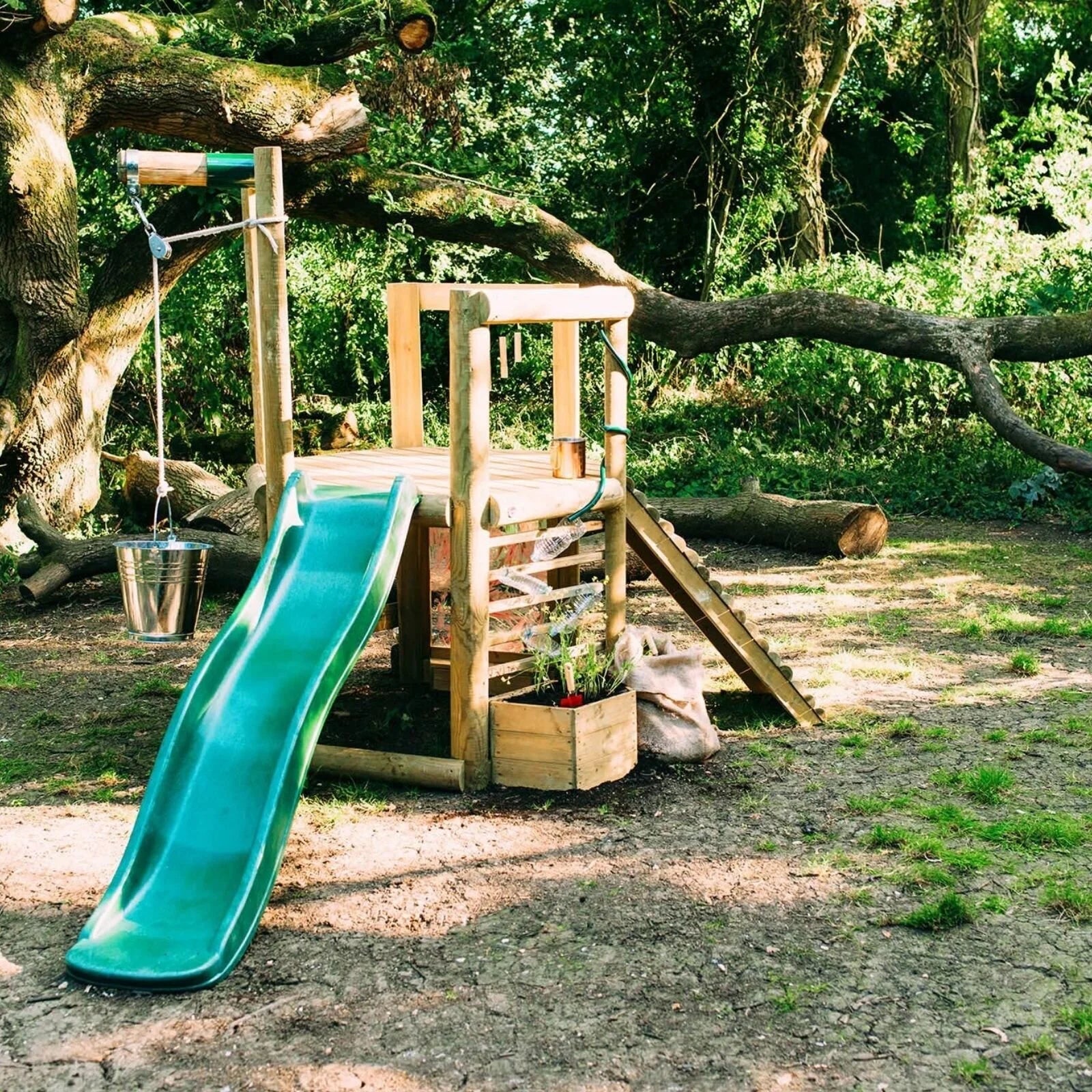 Plum Discovery Woodland Treehouse - Image 15