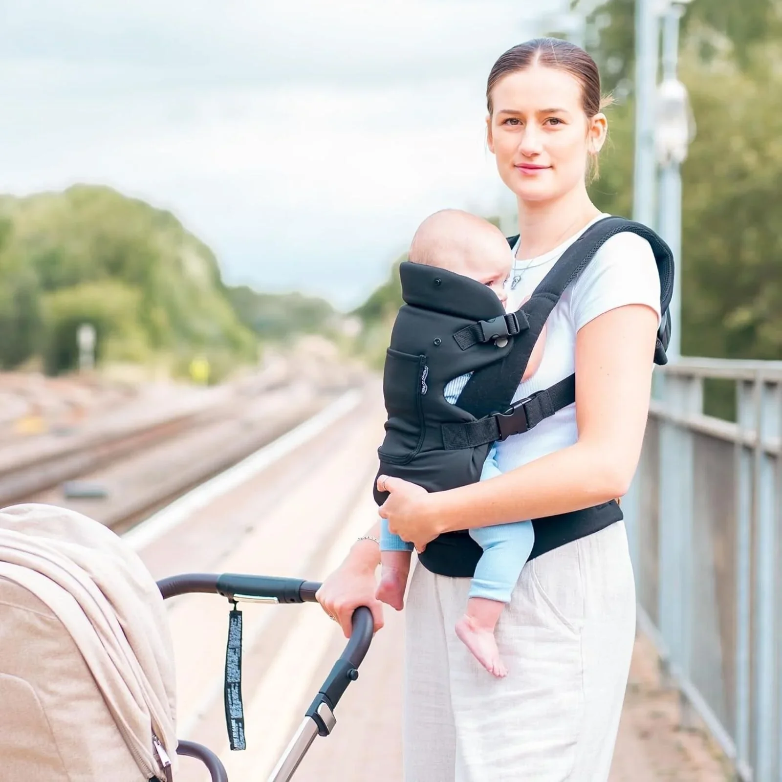 Red Kite Ara Travel Baby Carrier - Black - Image 5
