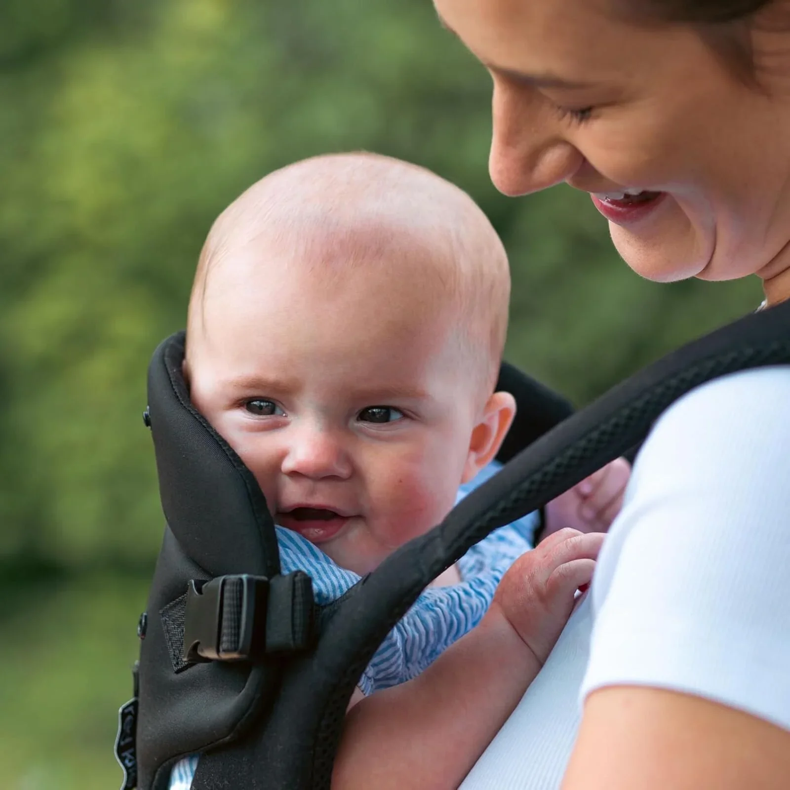 Red Kite Ara Travel Baby Carrier - Black - Image 7
