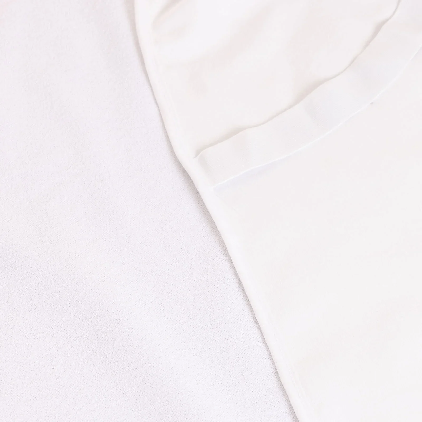 SafeMom Unisex Undersheet - White - Image 6