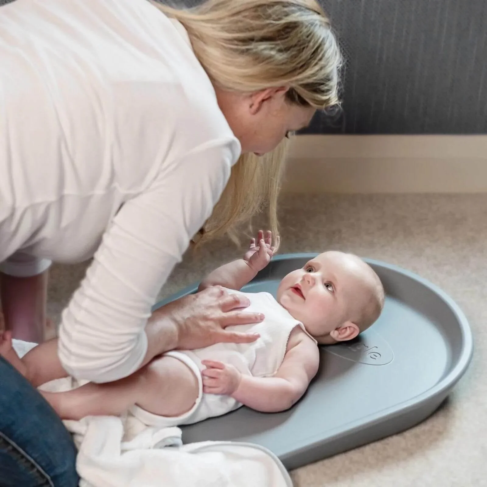 Shnuggle Squishy Changing Mat - Image 5