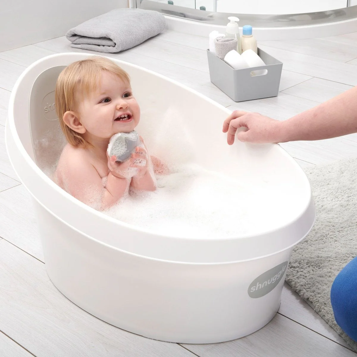 Shnuggle Toddler Bath Tub - White With Light Grey Backrest - Image 5