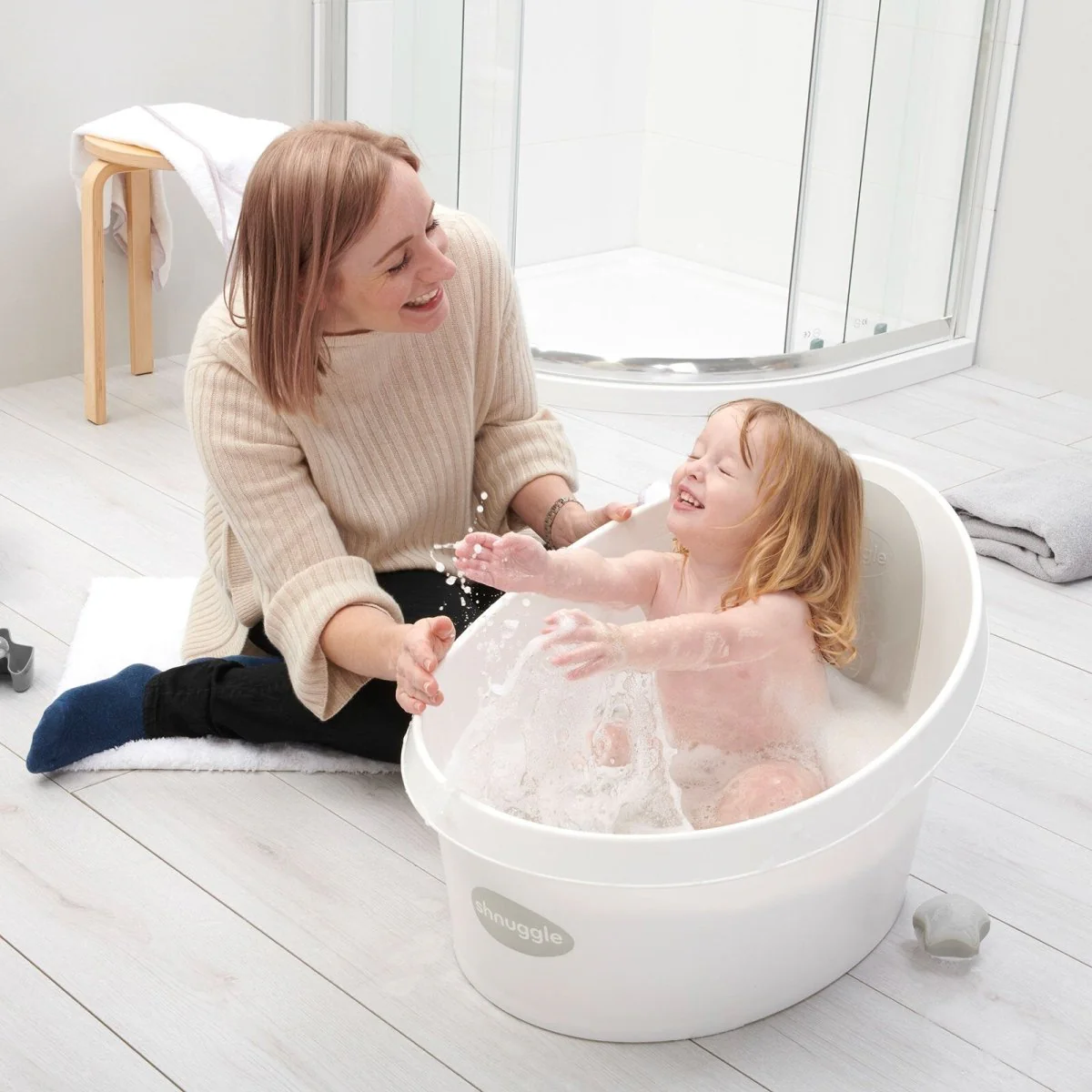 Shnuggle Toddler Bath Tub - White With Light Grey Backrest - Image 6