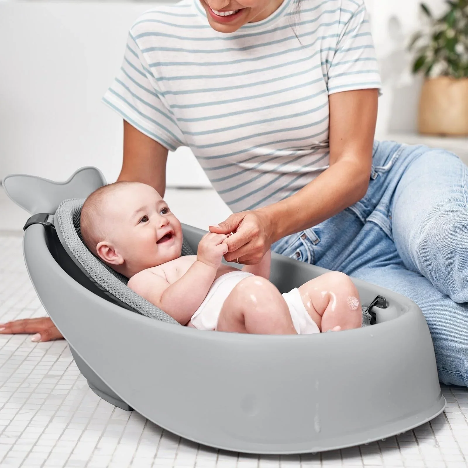 Skip Hop Moby Smart Sling 3-Stage Baby Bath Tub - Grey - Image 12