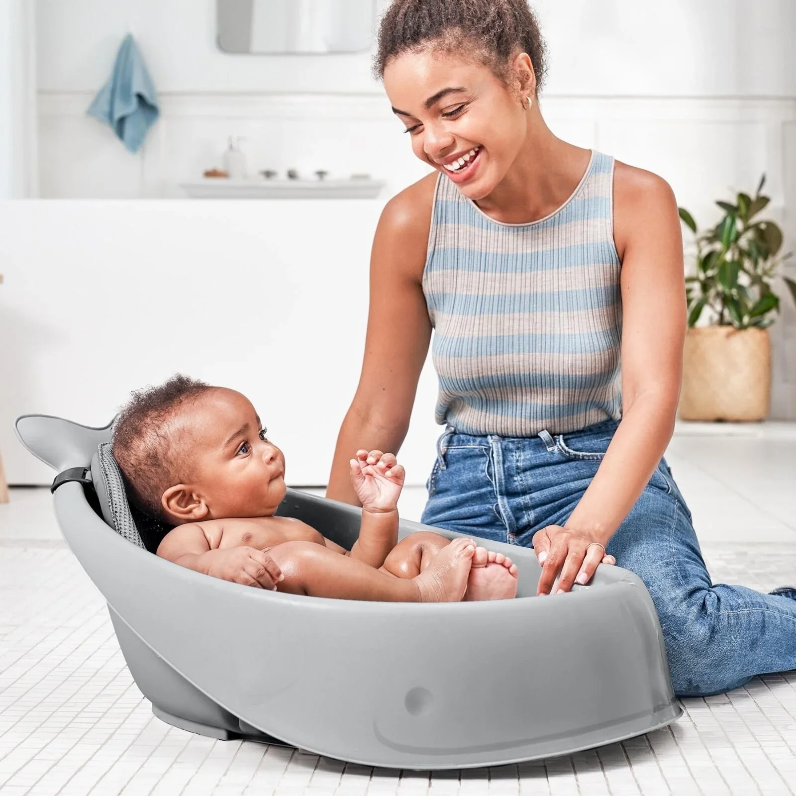 Skip Hop Moby Smart Sling 3-Stage Baby Bath Tub - Grey - Image 14