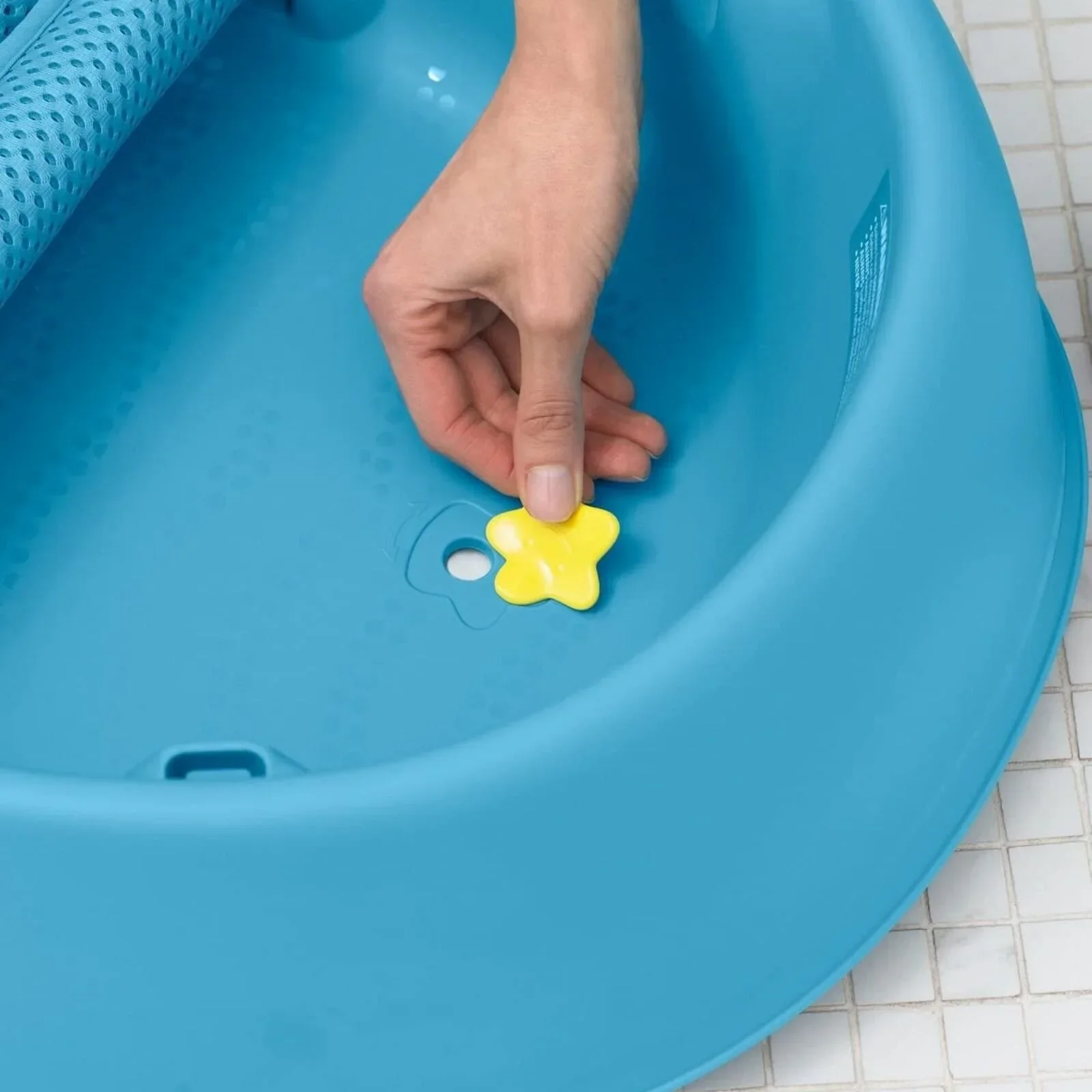 Skip Hop Moby Smart Sling 3-Stage Baby Bath Tub - Blue - Image 3