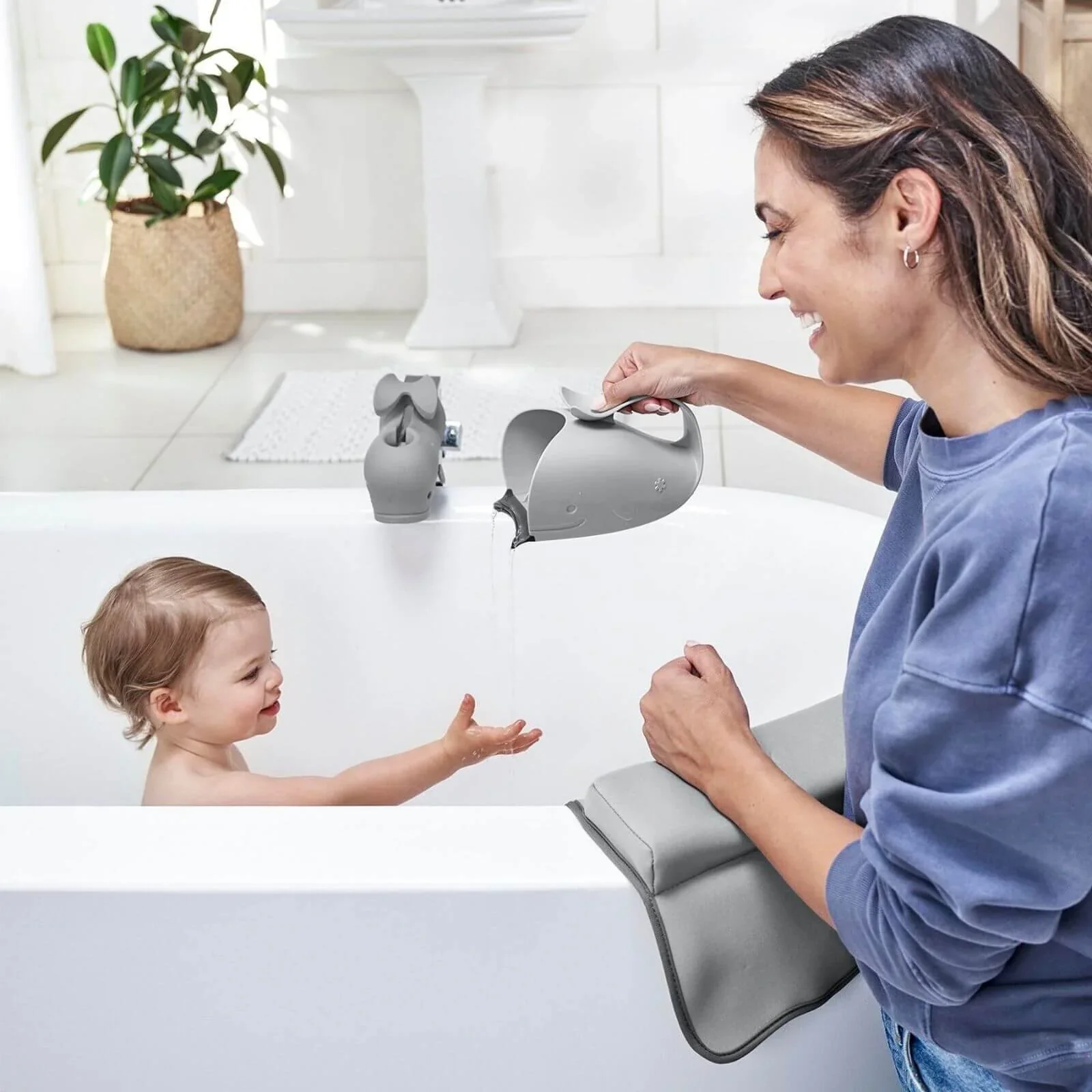 Skip Hop Moby Waterfall Bath Rinser Grey - Image 2