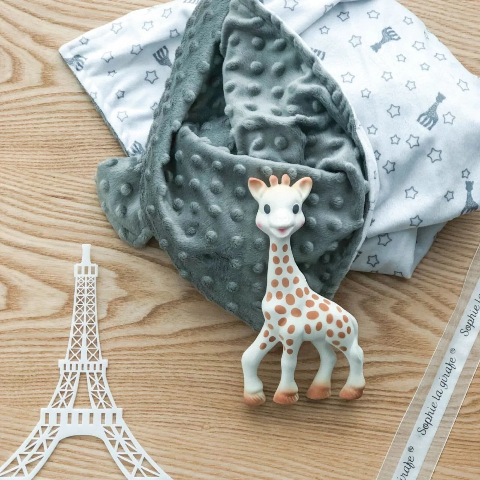Sophie La Girafe Sophie Doux Teether & Blanket Gift Set 2 pcs - Image 4