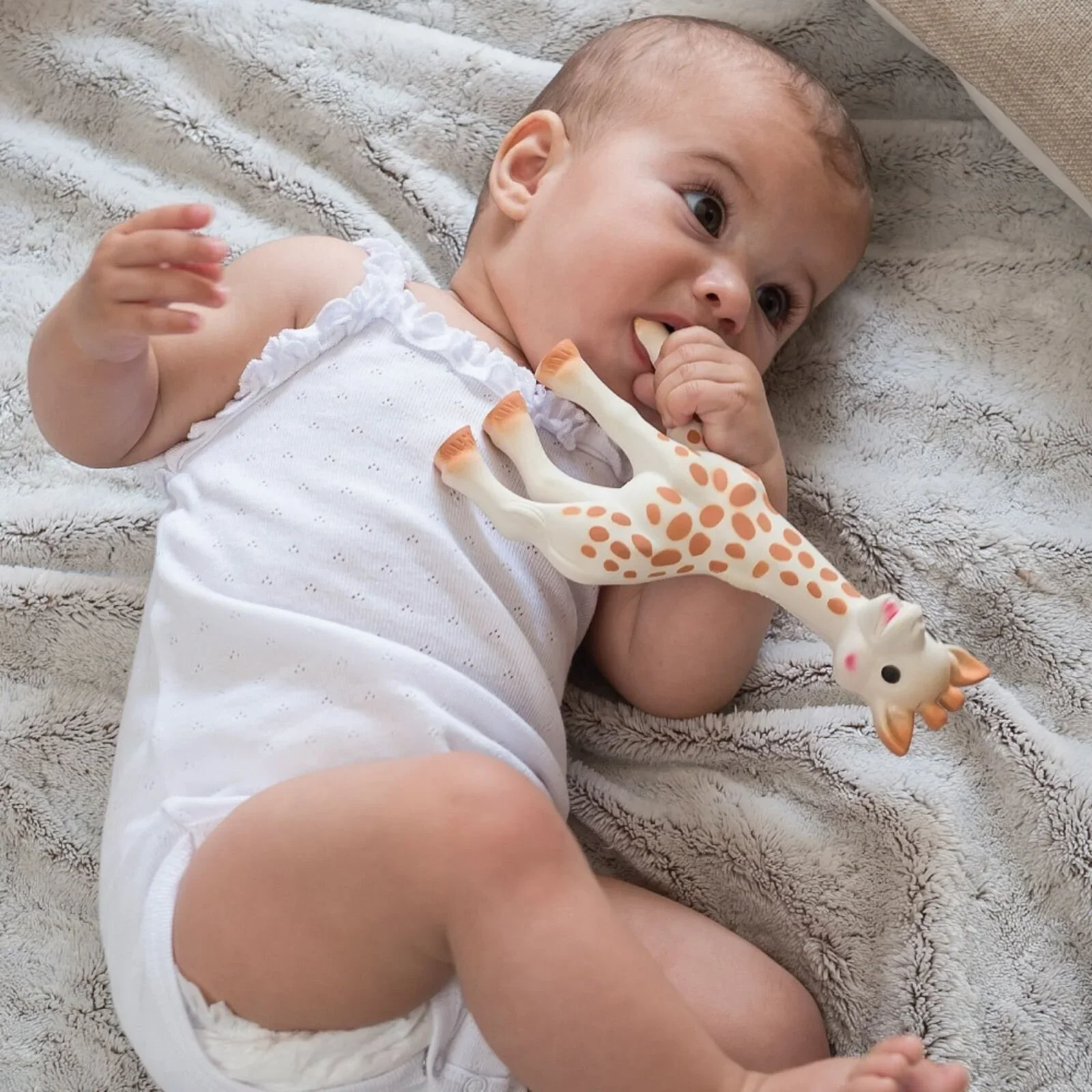 Sophie La Girafe Teether 12+ months - Image 5