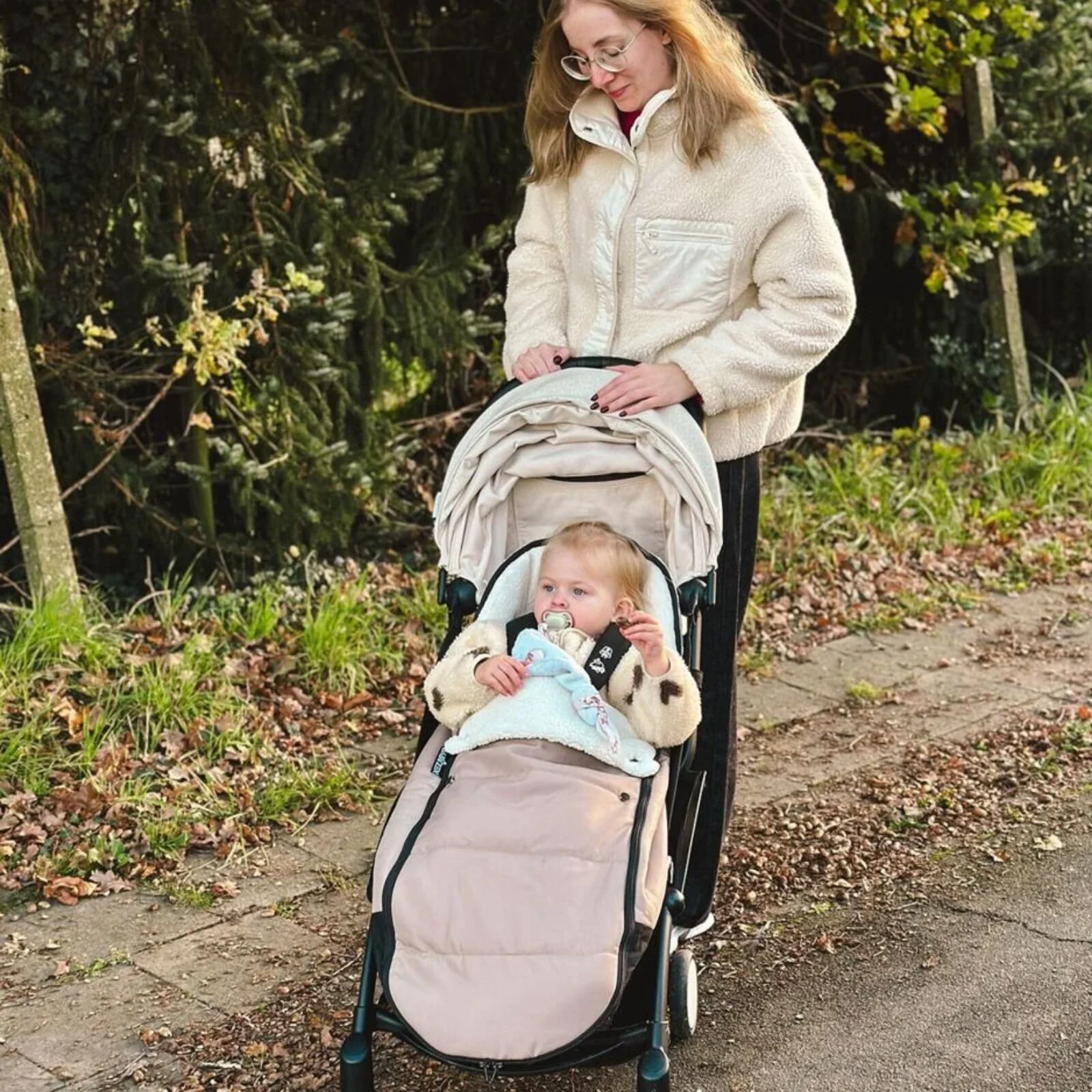 Stokke / Babyzen YOYO Footmuff - Taupe - Image 10