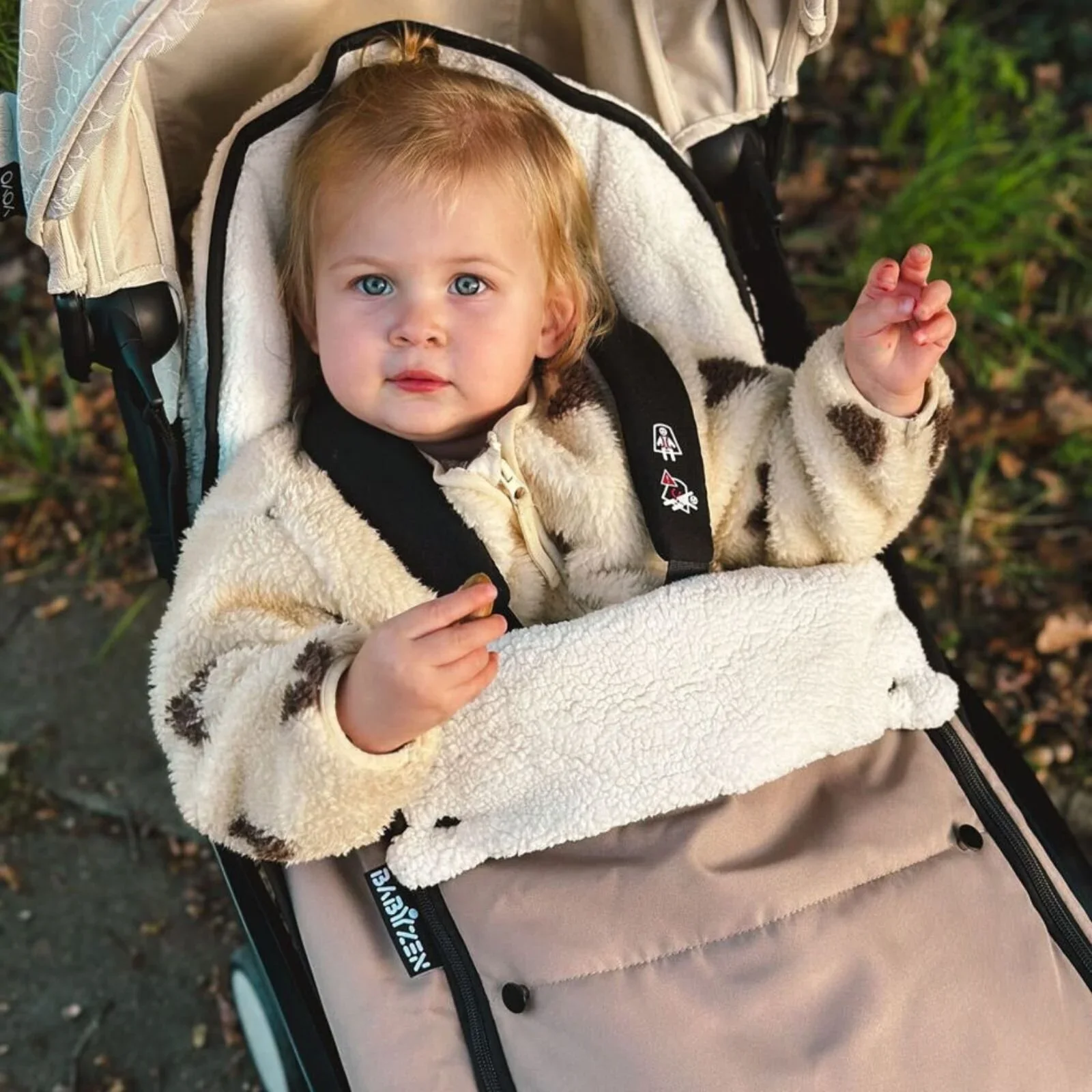 Stokke / Babyzen YOYO Footmuff - Taupe - Image 9