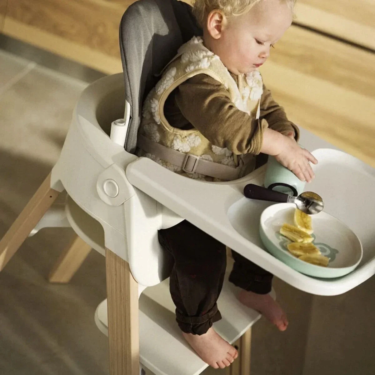 Stokke Steps Highchair - White / Natural - Image 10