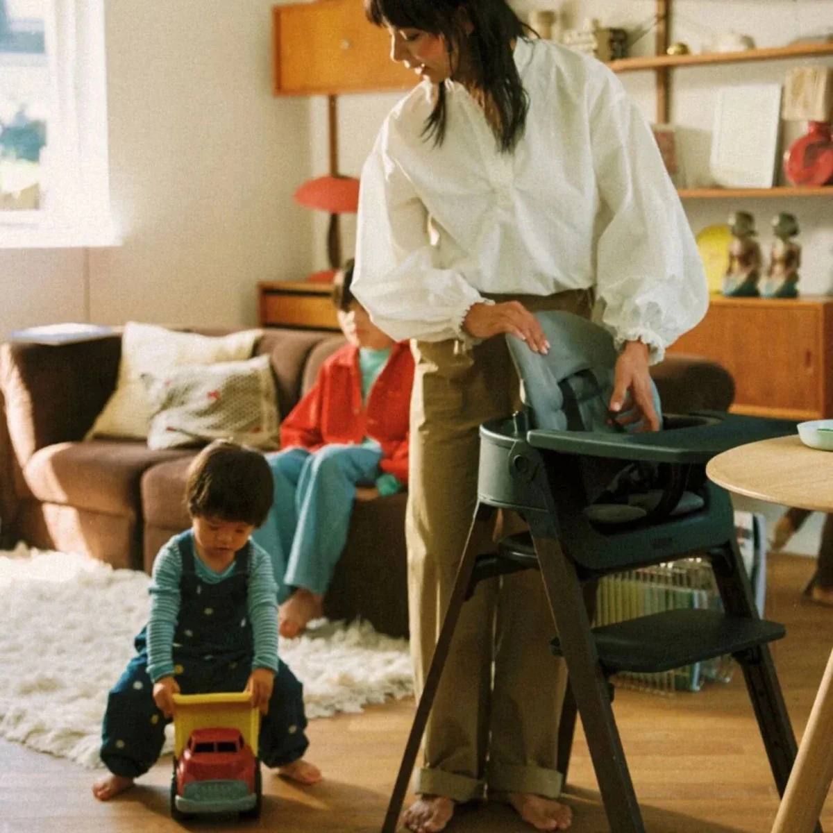 Stokke Steps Highchair - Black/Warm Brown - Image 11