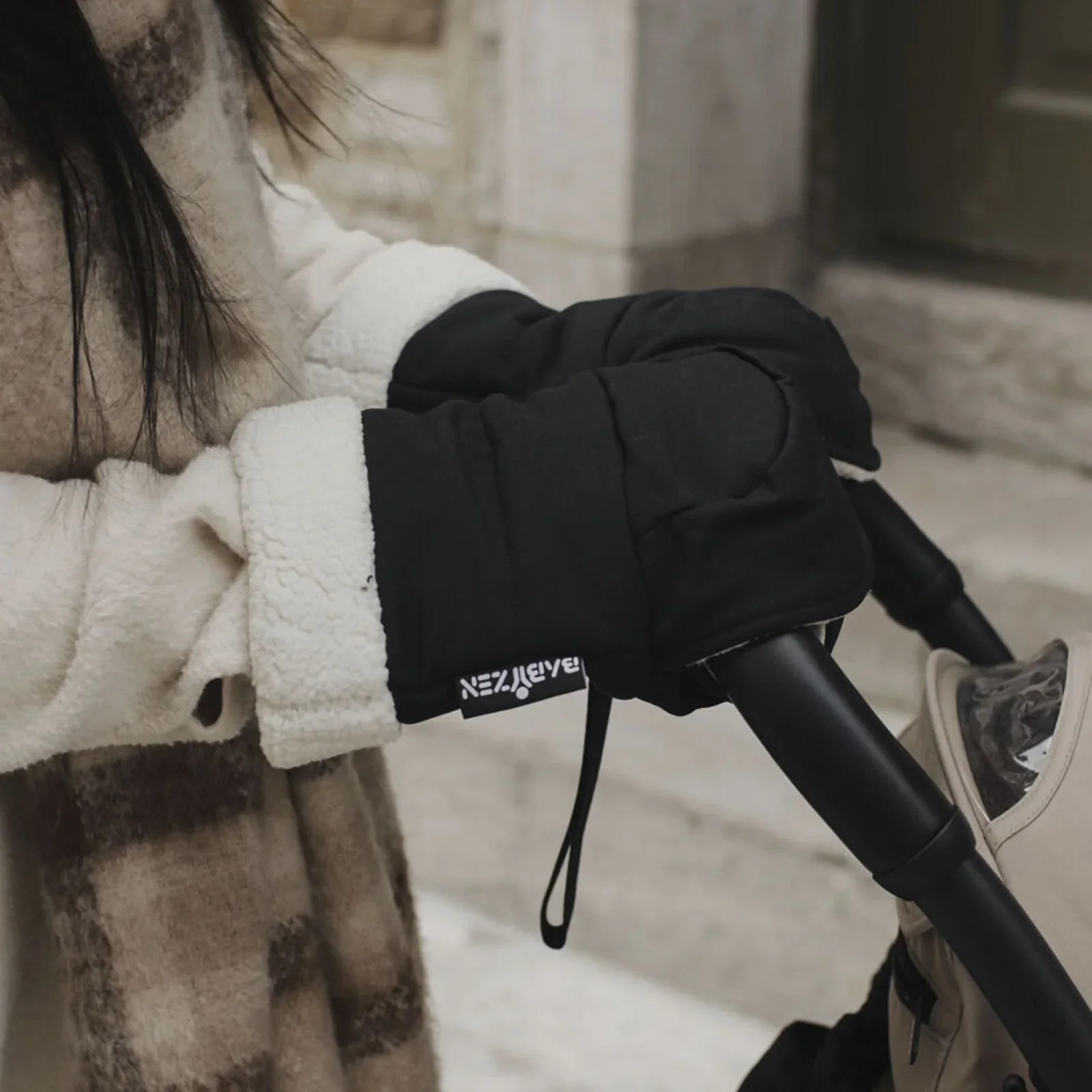 Stokke YOYO Mittens - Black - Image 2