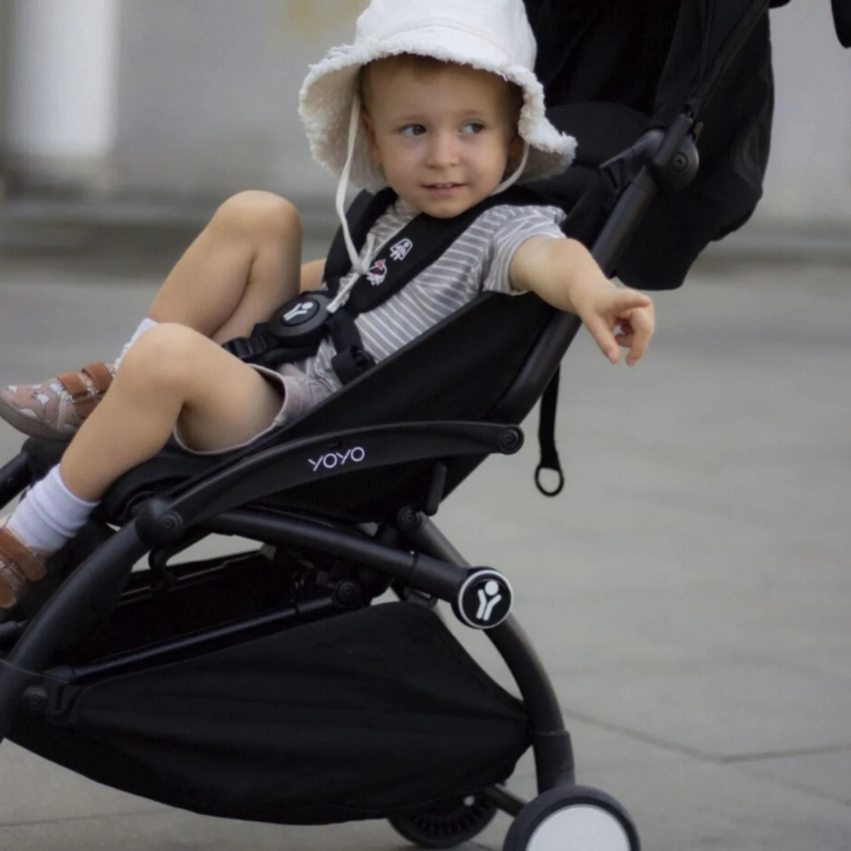 Stokke YOYO³ Newborn Shell to Toddler Bundle - Black Color Pack & Black Frame - Image 12