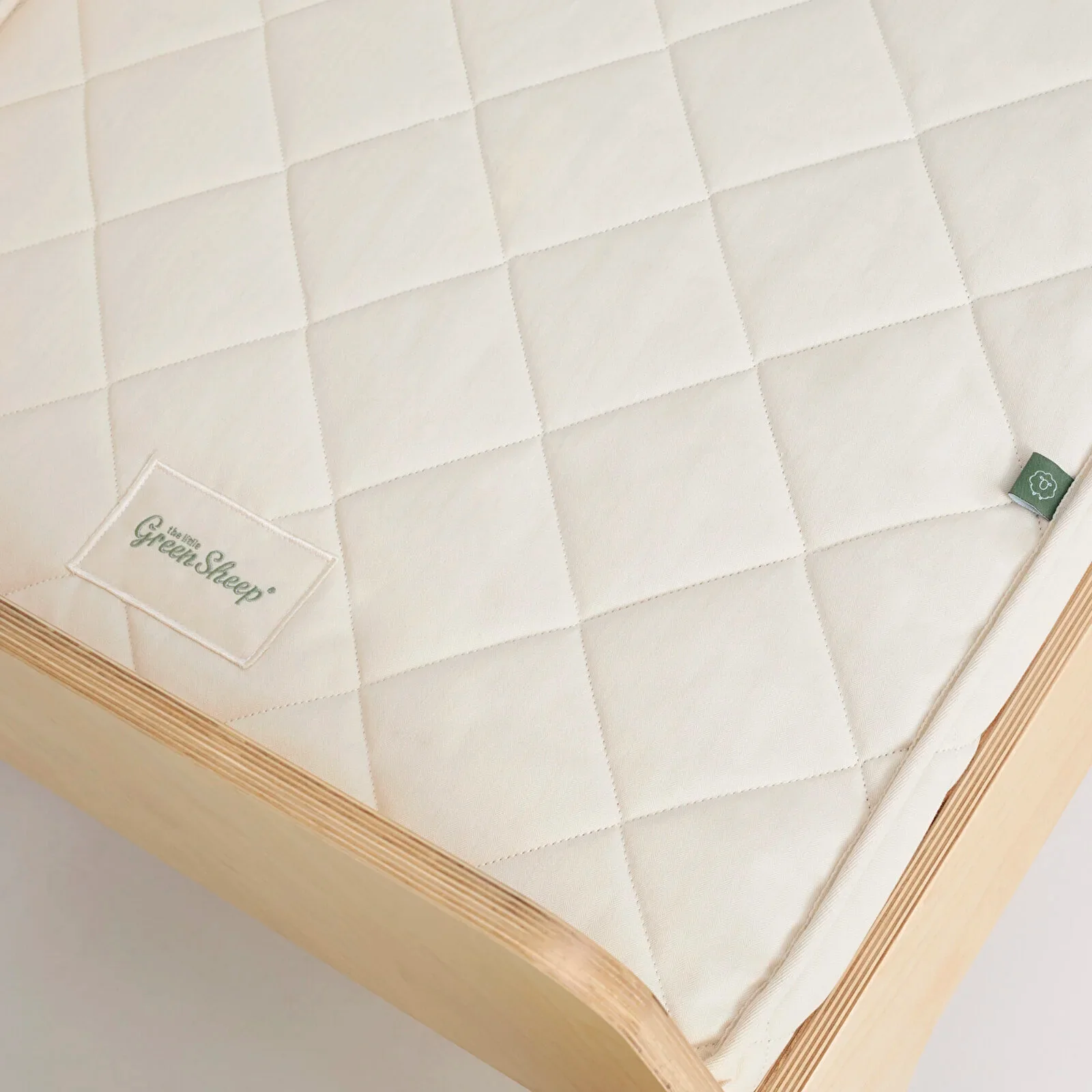 The Little Green Sheep SnüzKot Natural Mattress 68cmx117cm - Image 6