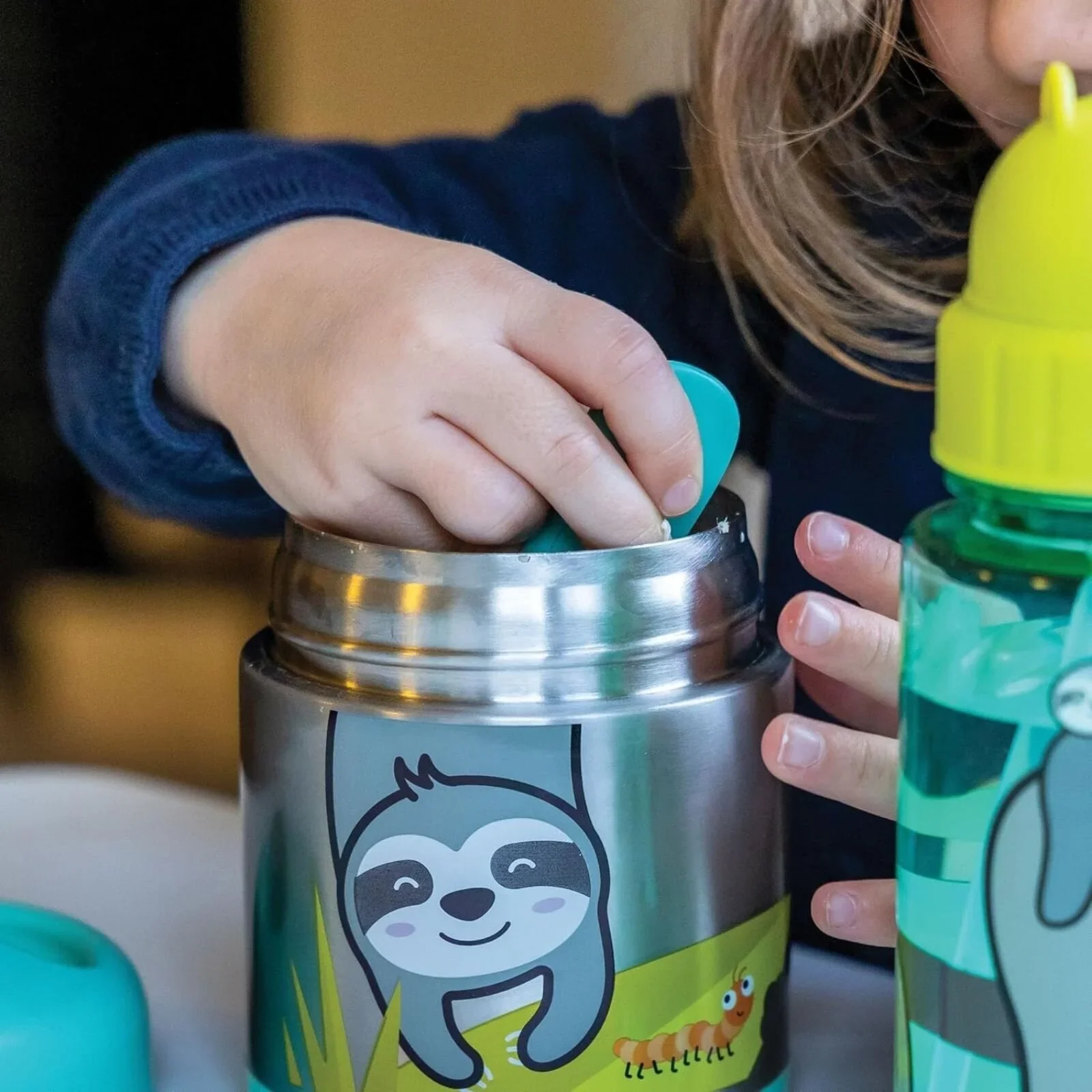 TUM TUM Thermal Food Flask with Magnetic Spork - Stanley Sloth - Image 3