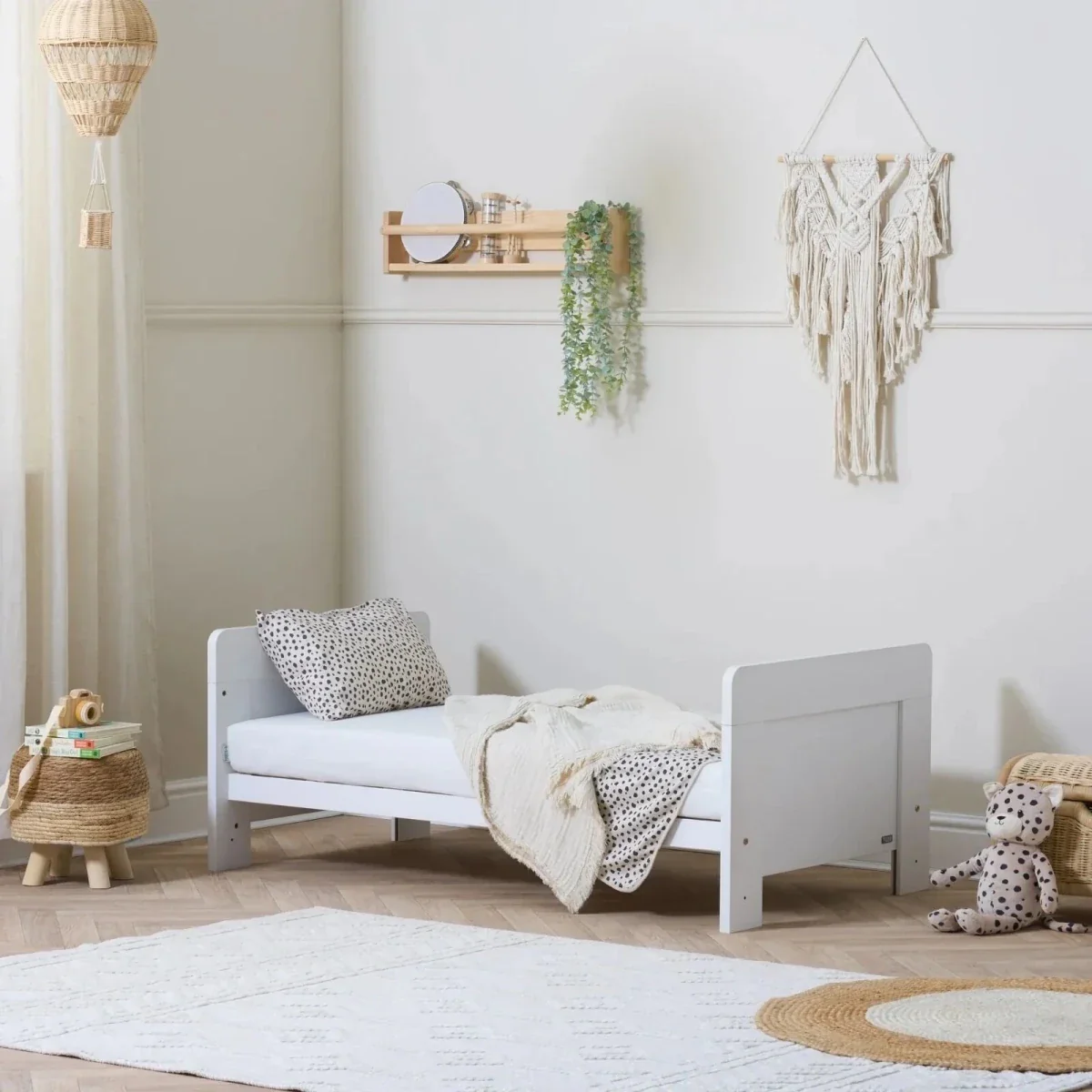 Tutti Bambini Alba Cot Bed - Essentials White - Image 3