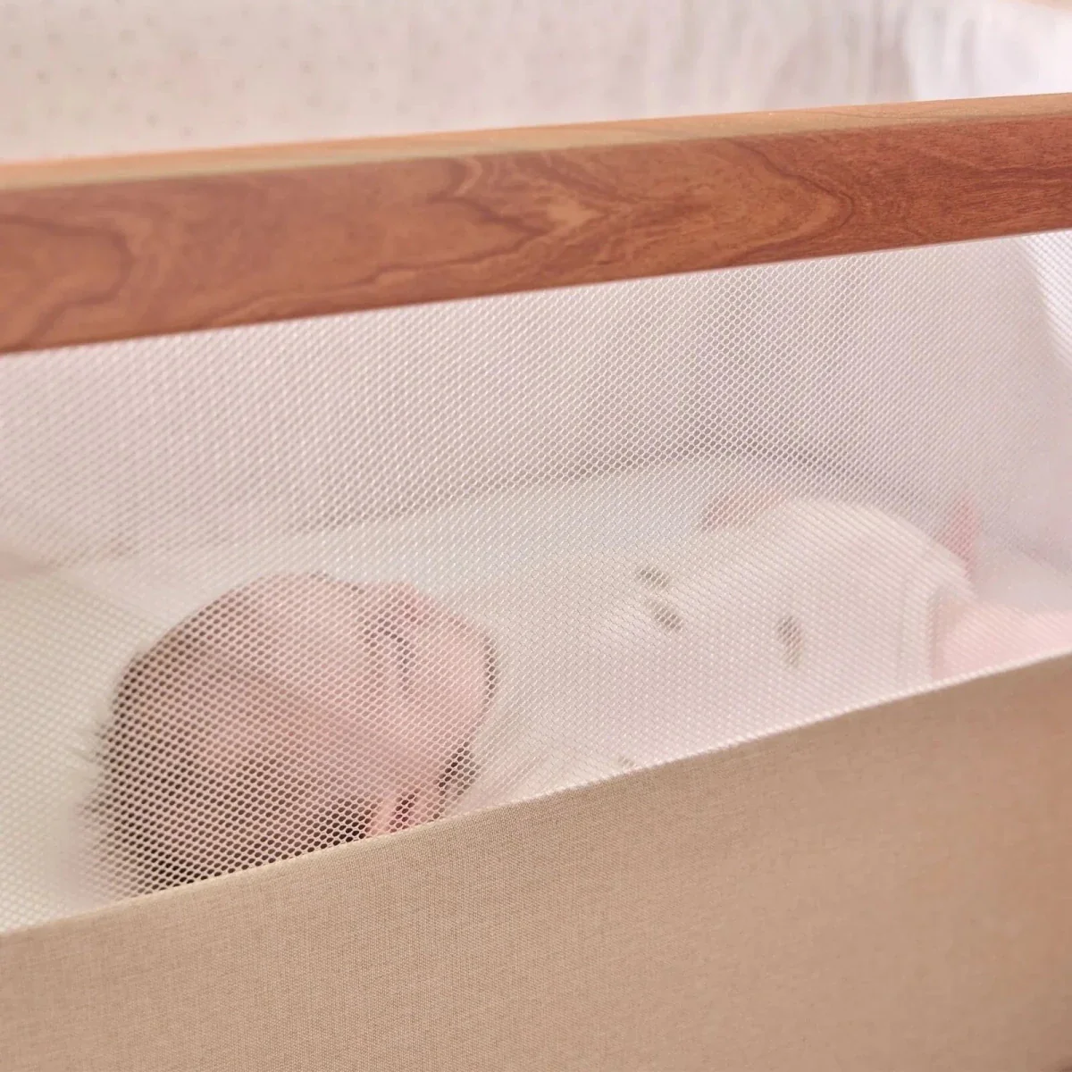 Tutti Bambini Cozee Bedside Crib - Scandinavian Walnut/Ecru - Image 6