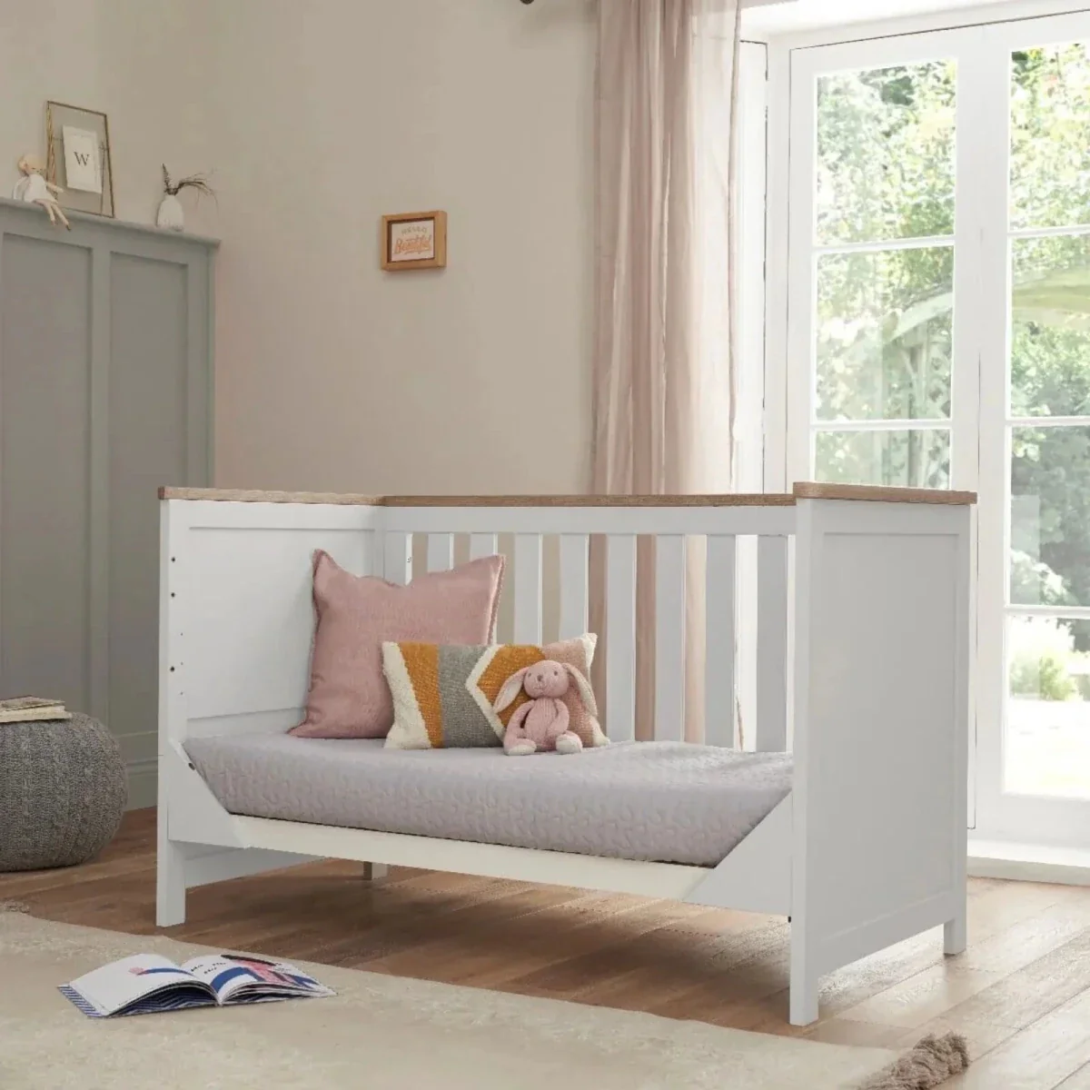 Tutti Bambini Verona Cot Bed - White/Oak - Image 4