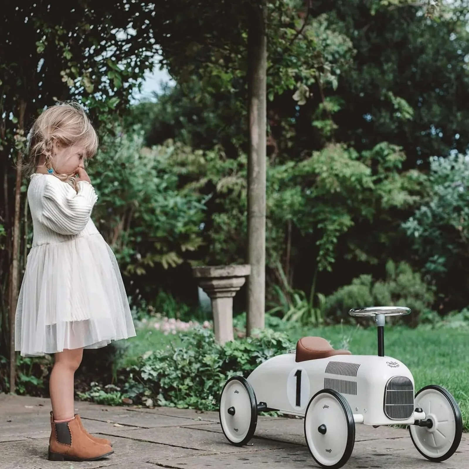 Vilac Ride On Metal Car Toy - Off White - Image 12
