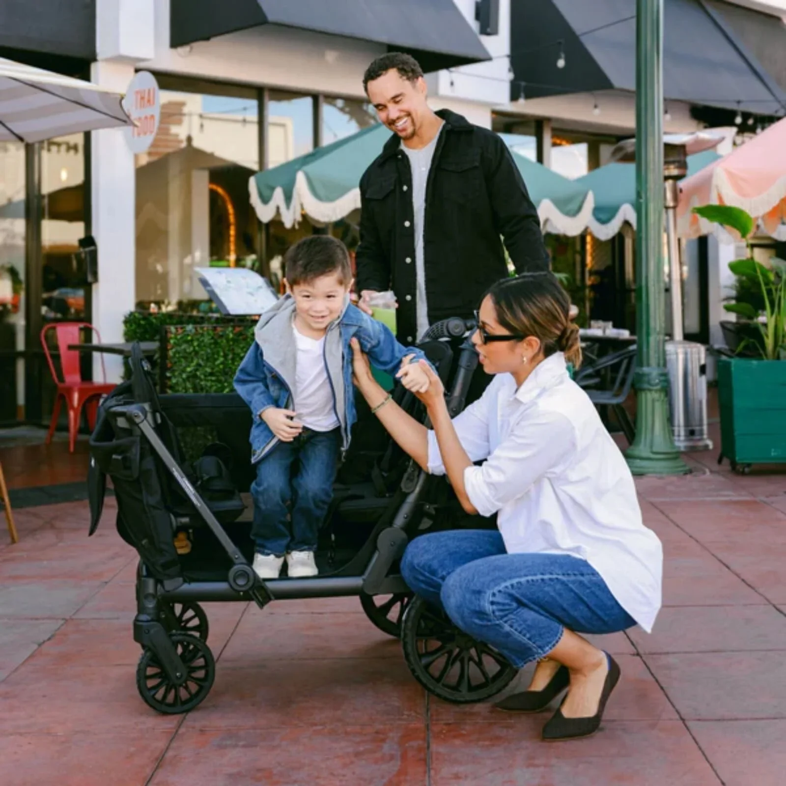 Wonderfold L4 Quad Stroller Wagon - Black - Image 13